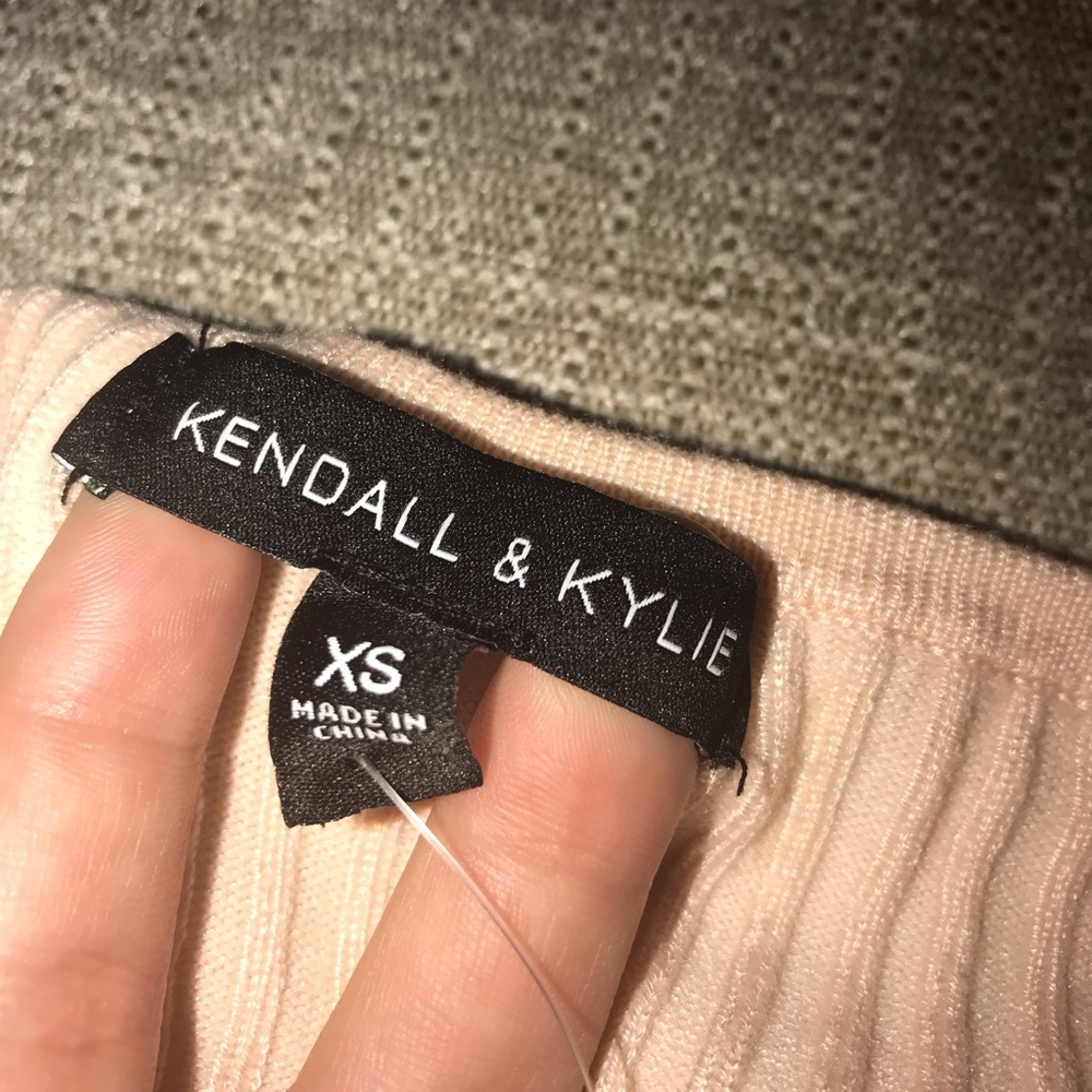 🔴LAST CHANCE 🔴
NWT Kendall & Kylie tank - Picture 6 of 7